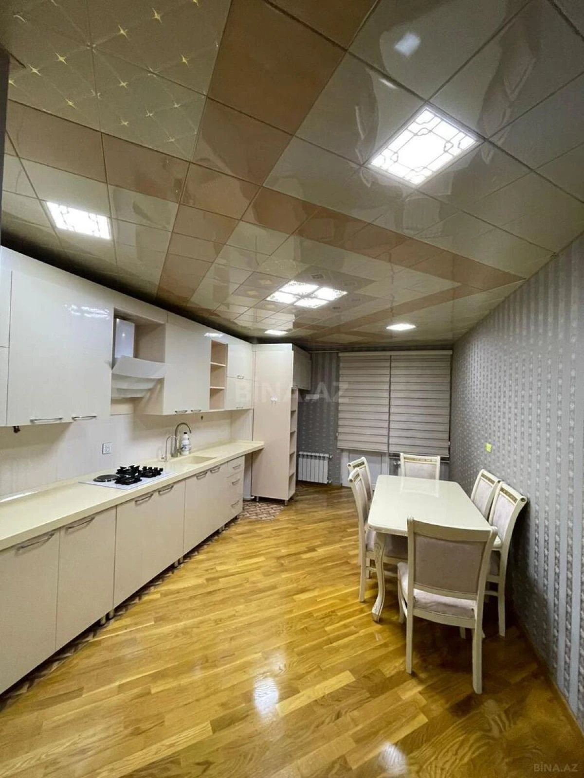 Kirayə verilir 2 otaqlı mənzil 140 m²