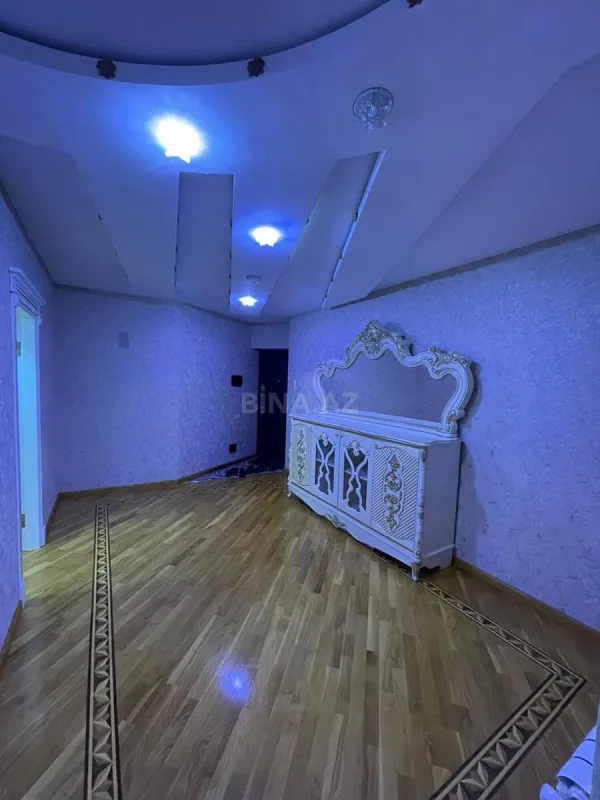 Kirayə verilir 2 otaqlı mənzil 140 m²