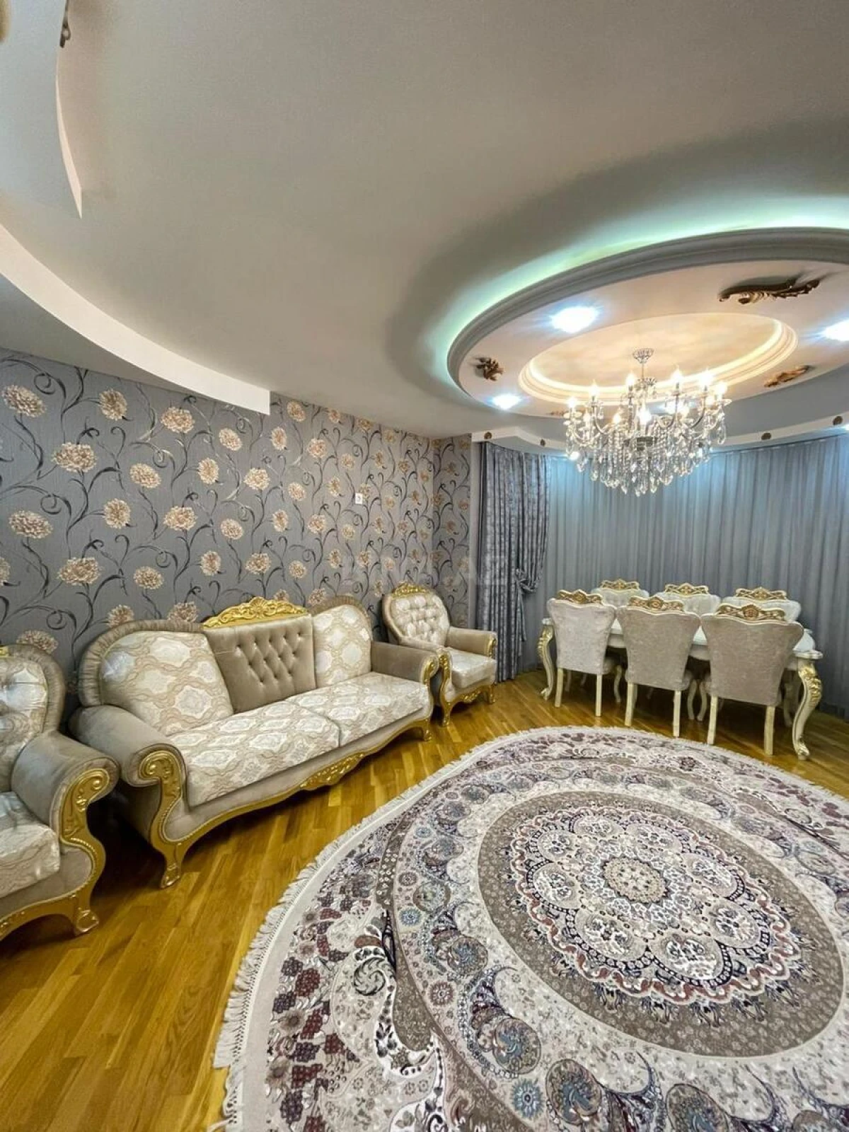 Kirayə verilir 2 otaqlı mənzil 140 m²