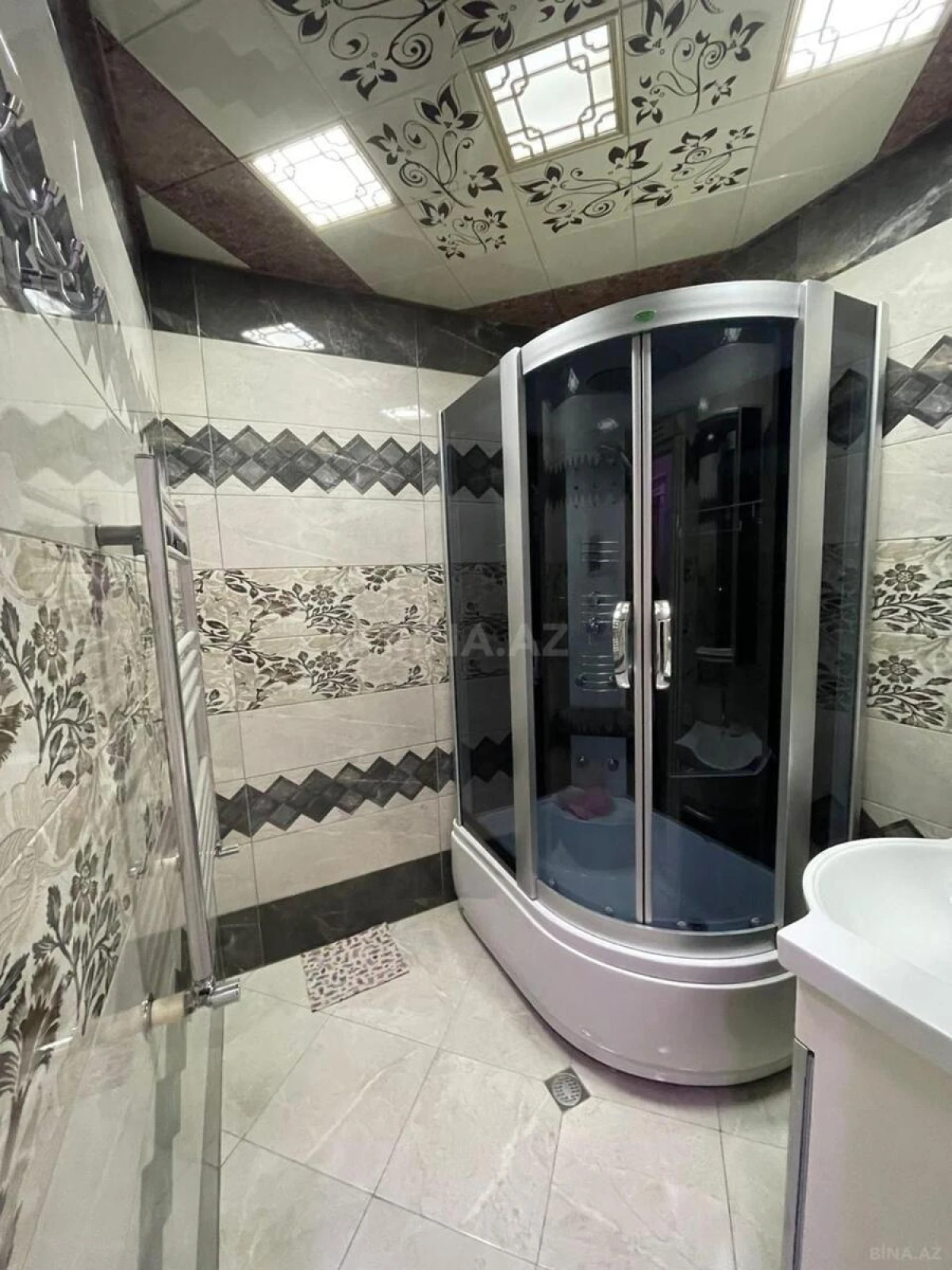 Kirayə verilir 2 otaqlı mənzil 140 m²