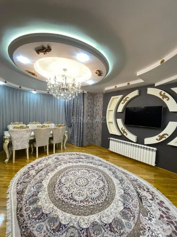 Kirayə verilir 2 otaqlı mənzil 140 m²