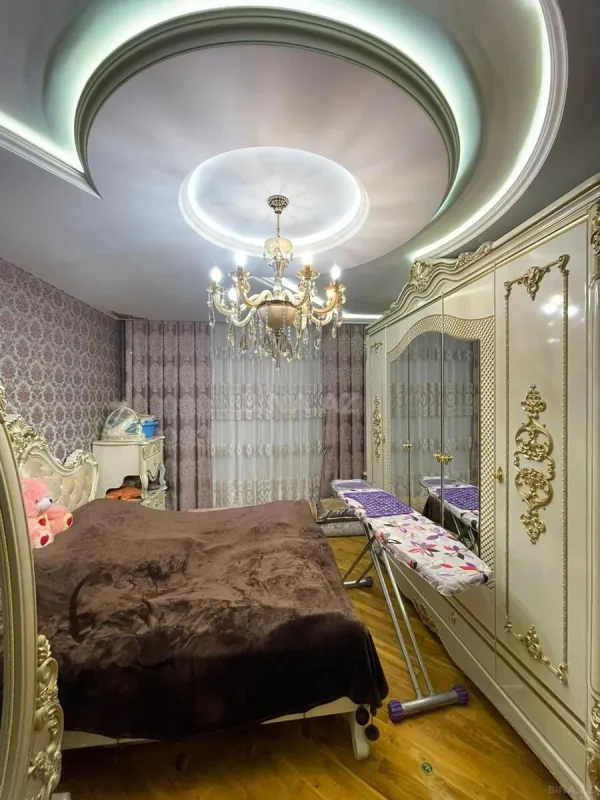 Kirayə verilir 2 otaqlı mənzil 140 m²