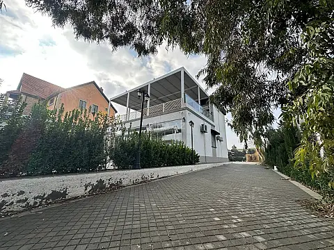 Satılır obyekt 850 m²