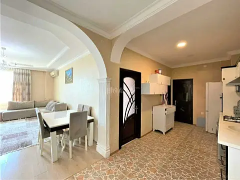 Kirayə verilir 3 otaqlı mənzil 120 m²