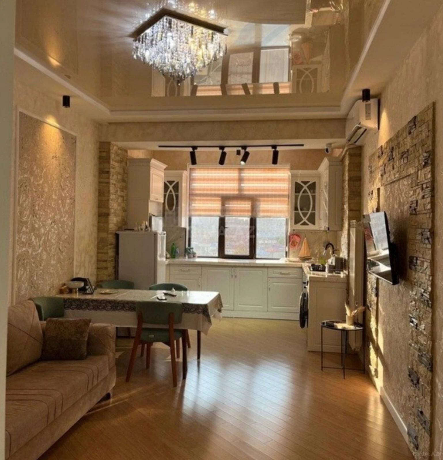 Kirayə verilir 2 otaqlı mənzil 70 m²