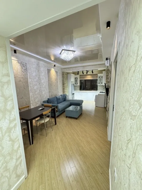 Kirayə verilir 2 otaqlı mənzil 70 m²