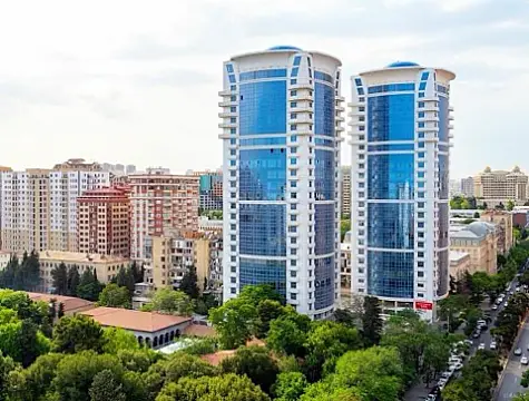 Satılır 5 otaqlı mənzil 280 m²