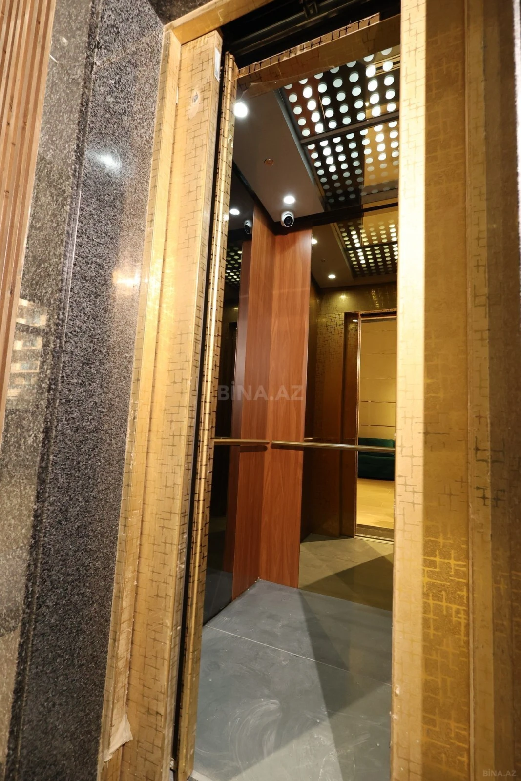 Satılır 3 otaqlı mənzil 107 m²