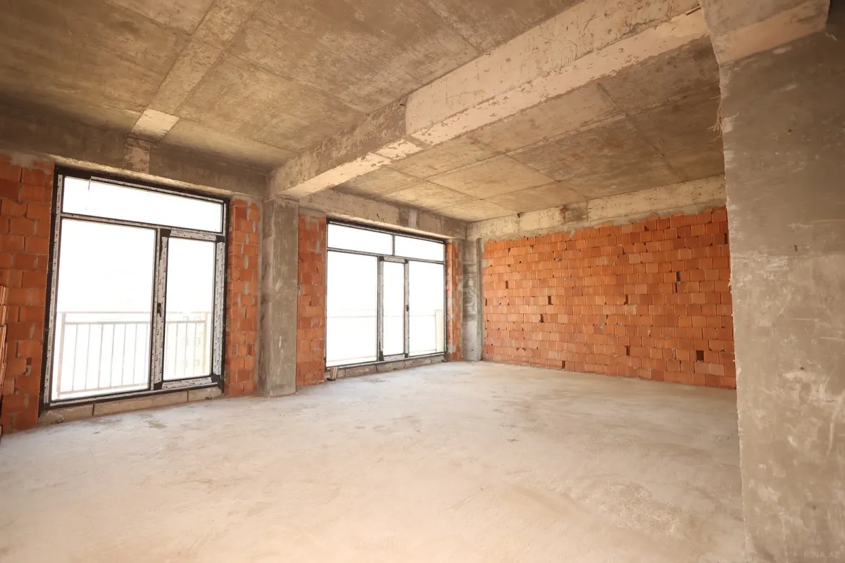 Satılır 3 otaqlı mənzil 107 m²