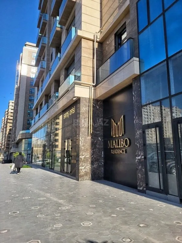Satılır 3 otaqlı mənzil 107 m²