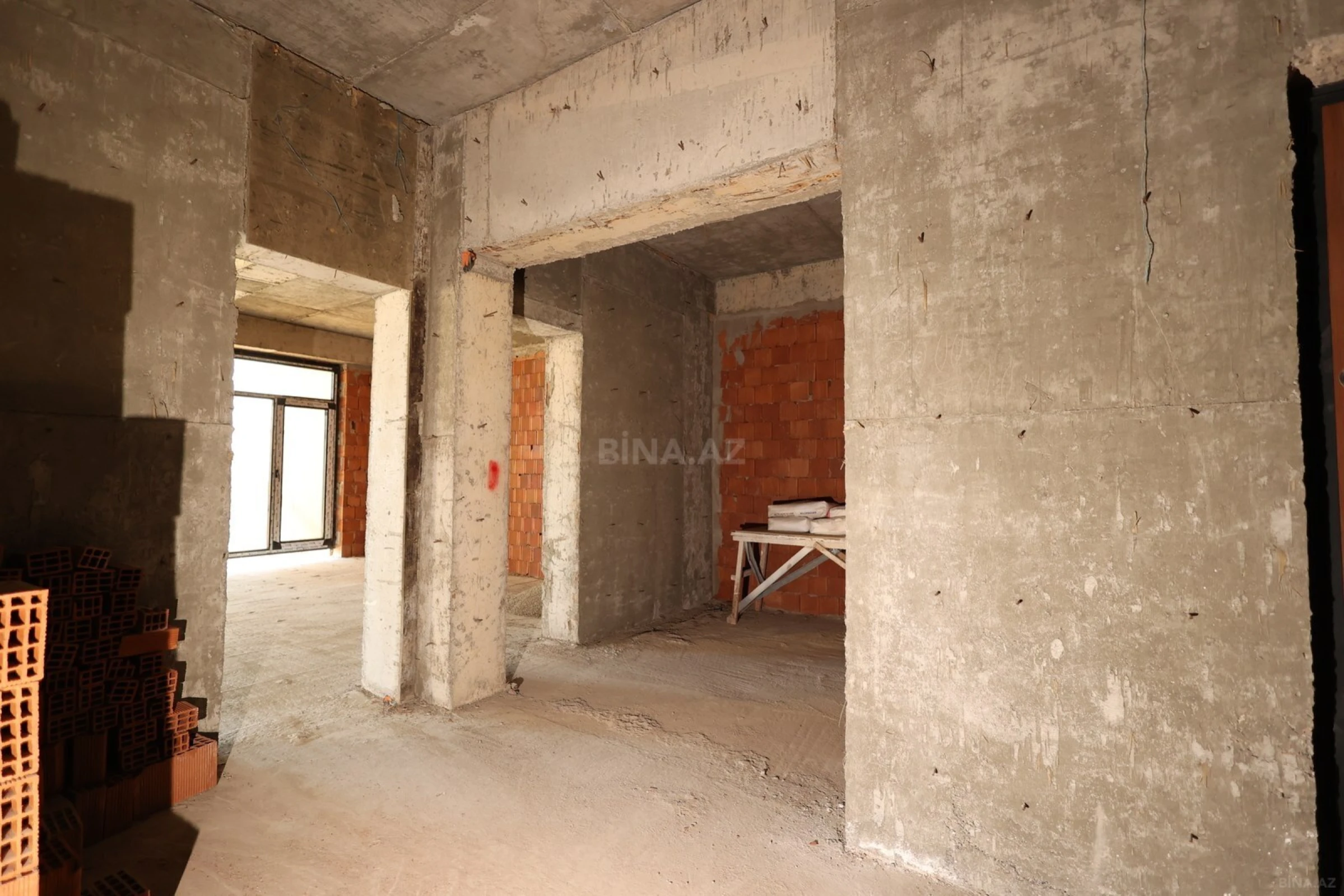 Satılır 3 otaqlı mənzil 107 m²