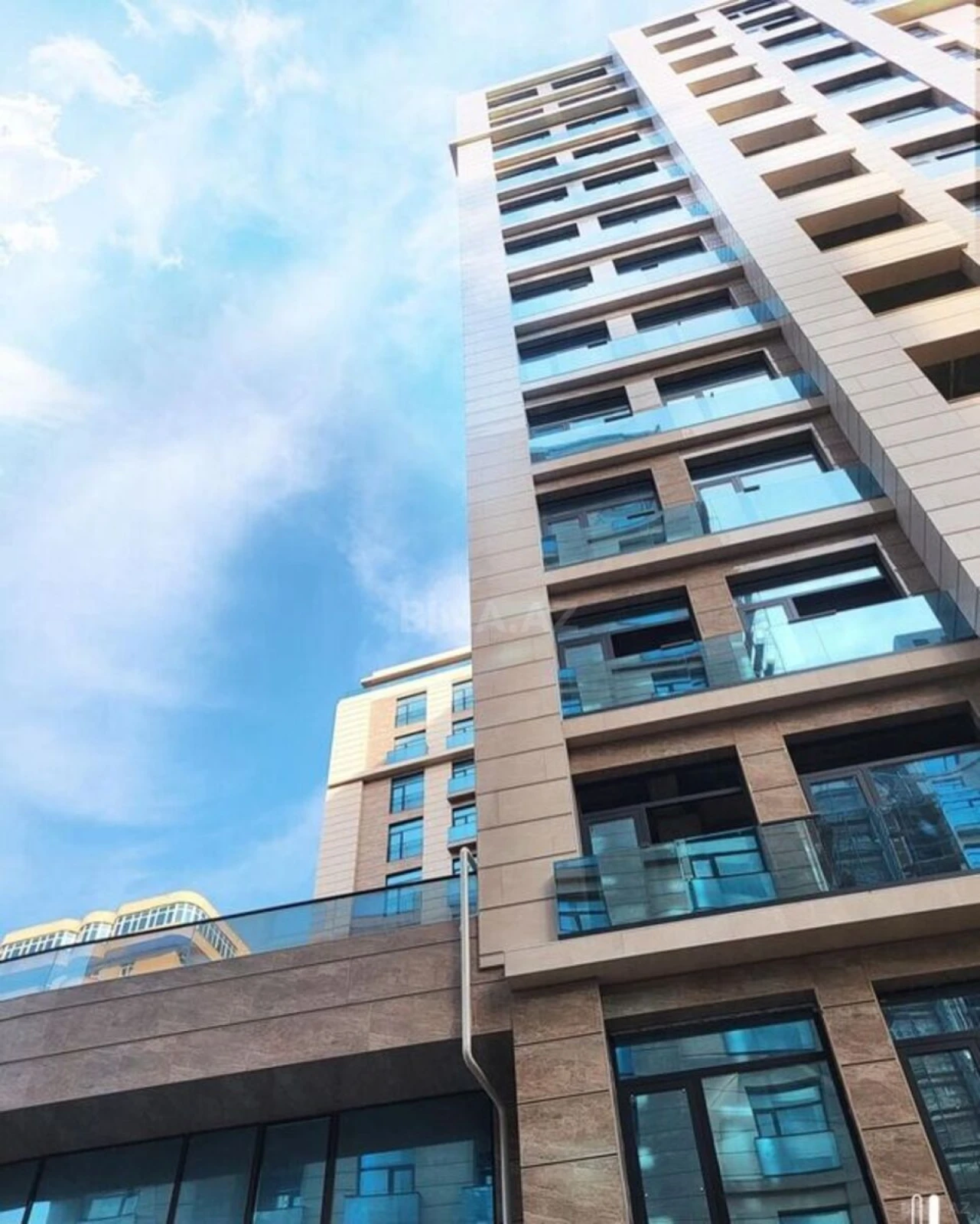 Satılır 3 otaqlı mənzil 107 m²