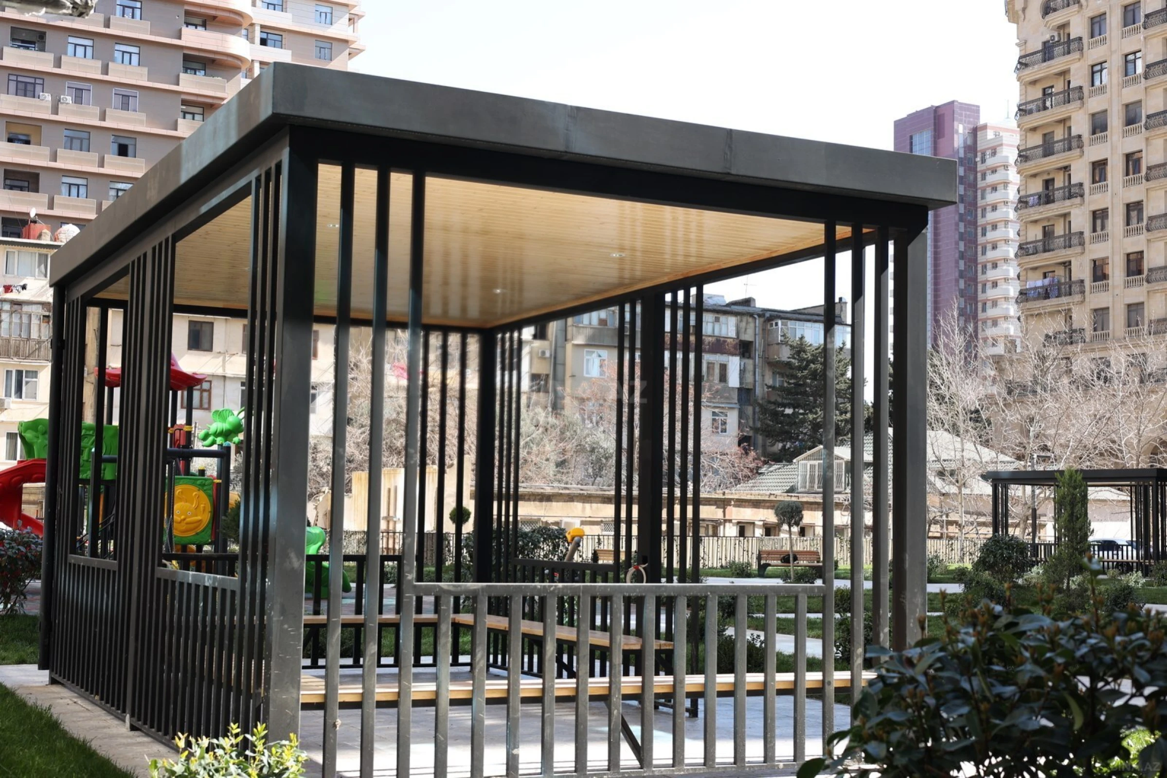 Satılır 3 otaqlı mənzil 107 m²