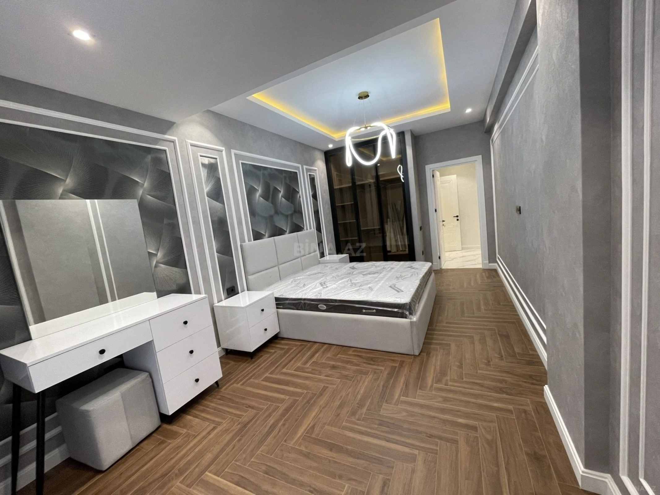 Satılır 3 otaqlı mənzil 115 m²