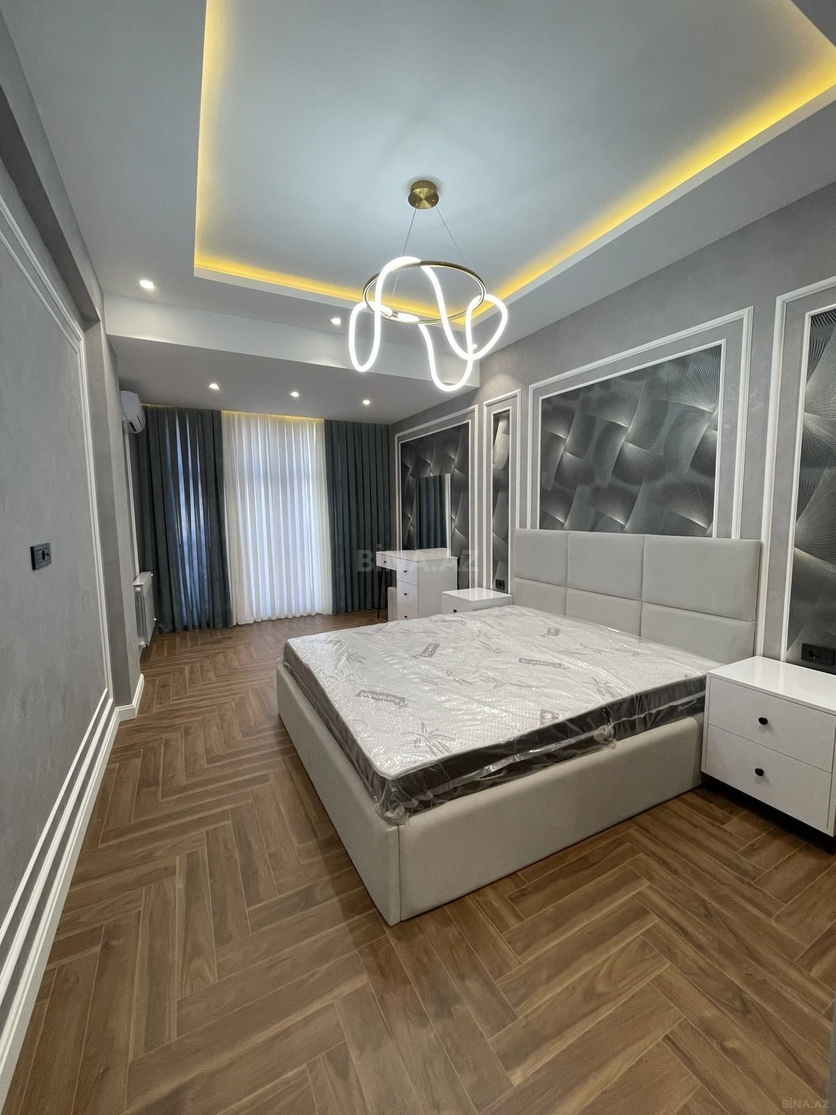 Satılır 3 otaqlı mənzil 115 m²