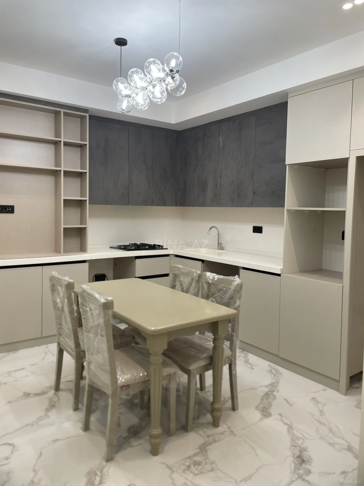 Satılır 3 otaqlı mənzil 115 m²