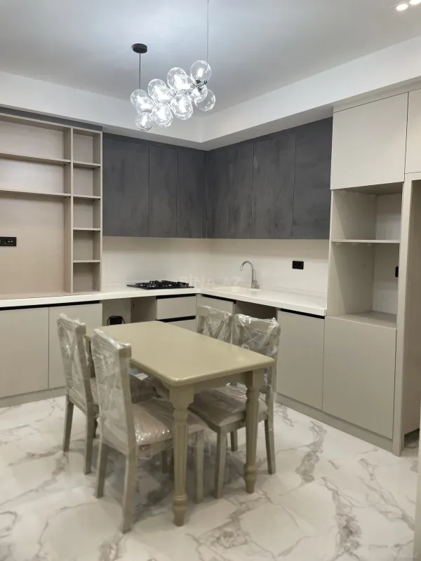 Satılır 3 otaqlı mənzil 115 m²