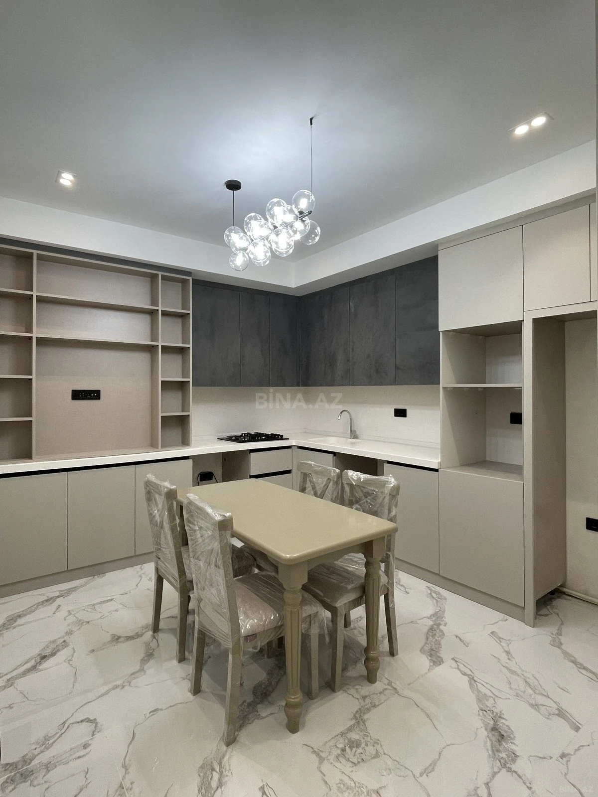 Satılır 3 otaqlı mənzil 115 m²