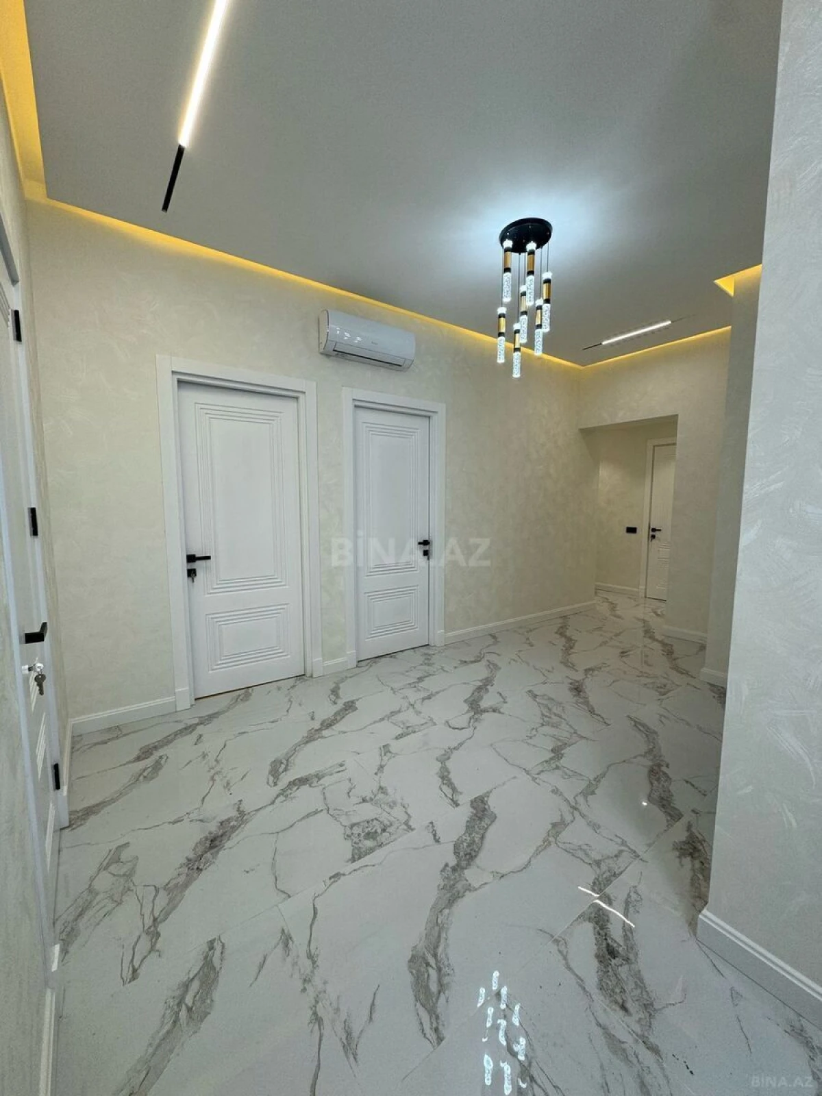 Satılır 3 otaqlı mənzil 115 m²