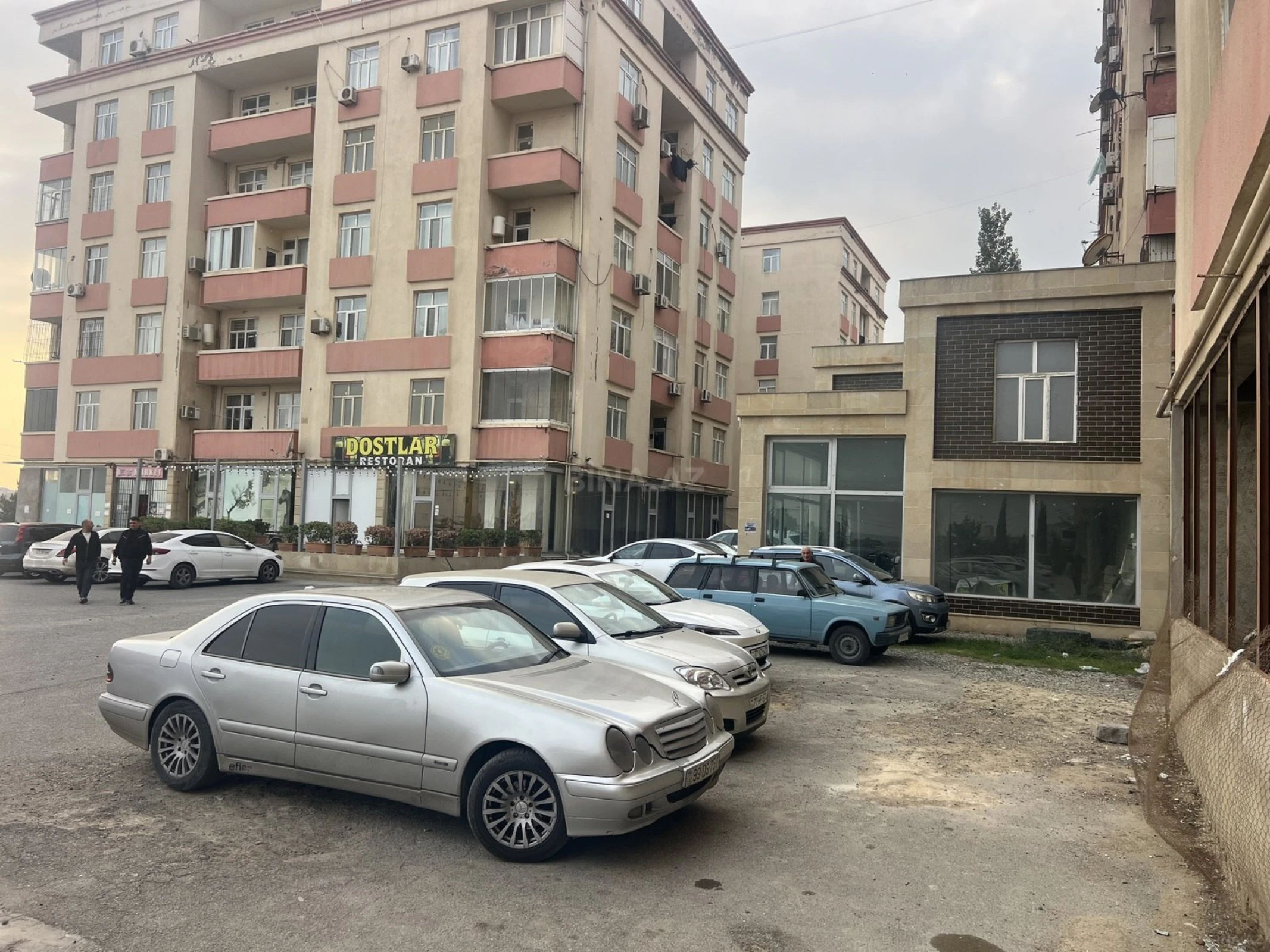Satılır obyekt 140 m²