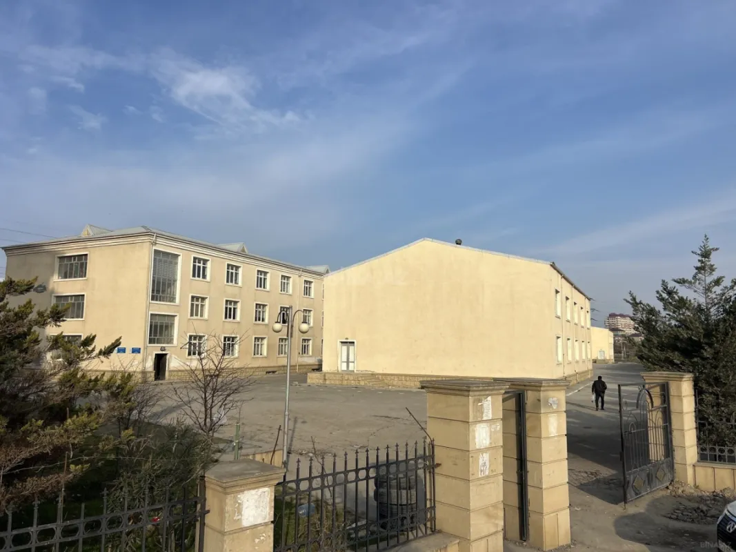 Satılır obyekt 140 m²