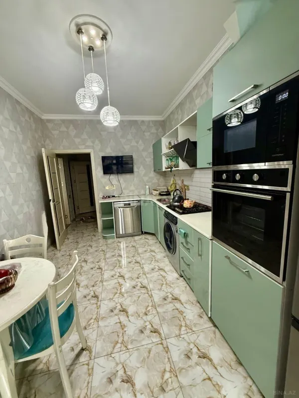 Satılır 2 otaqlı mənzil 83 m²