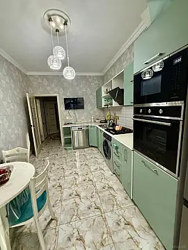Satılır 2 otaqlı mənzil 83 m²