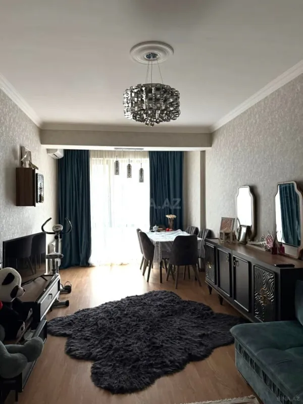 Satılır 2 otaqlı mənzil 83 m²