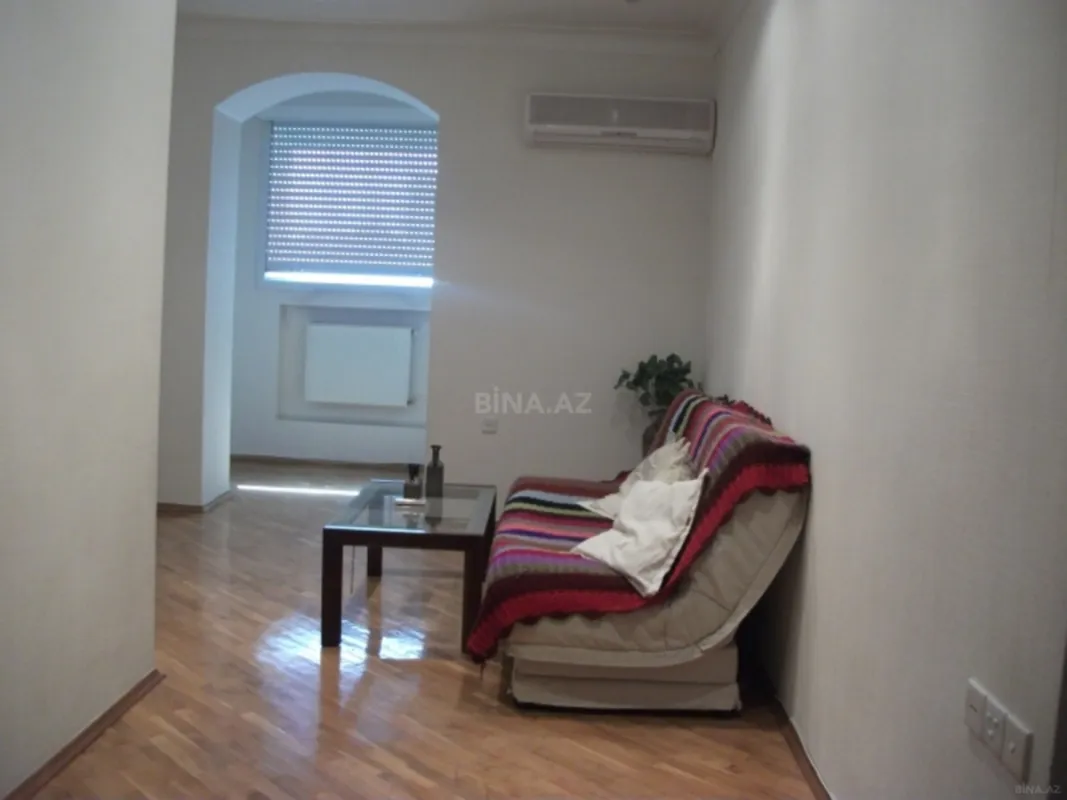 Satılır 2 otaqlı mənzil 85 m²