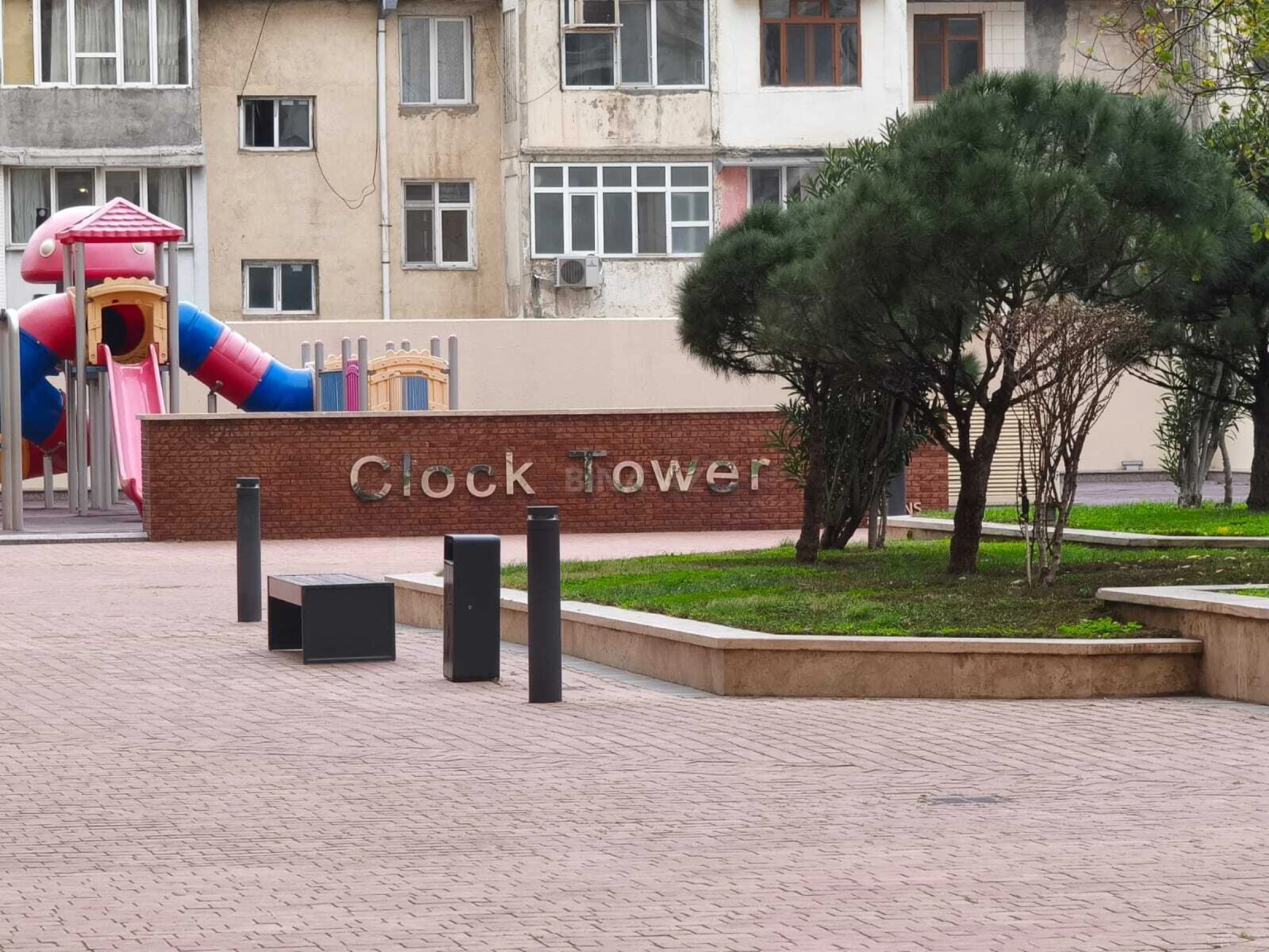 Satılır 4 otaqlı mənzil 210 m²