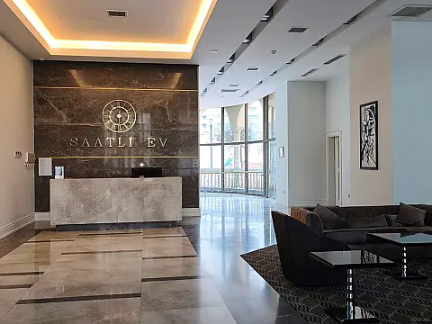 Satılır 4 otaqlı mənzil 210 m²