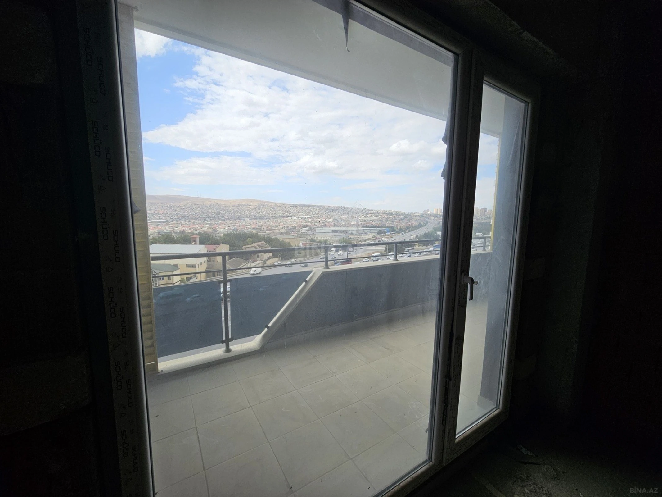 Satılır 4 otaqlı mənzil 166.5 m²