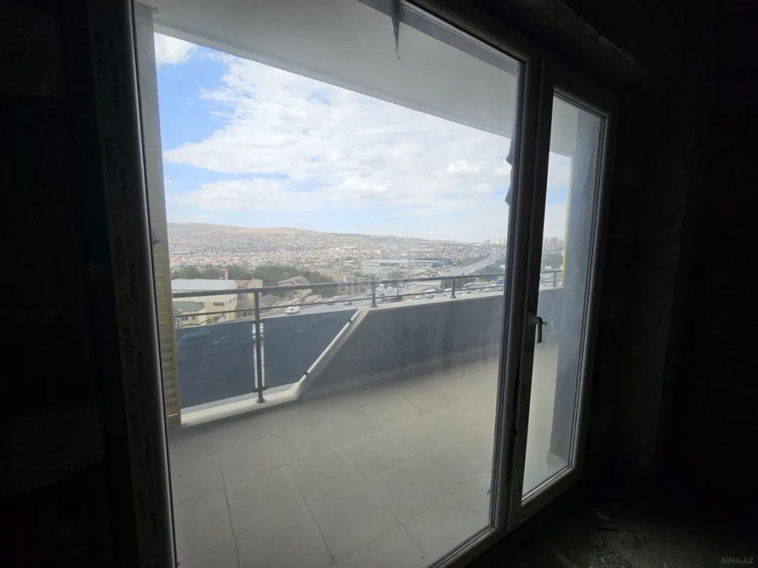 Satılır 4 otaqlı mənzil 166.5 m²