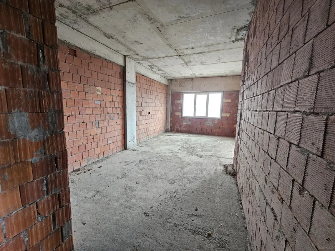 Satılır 4 otaqlı mənzil 166.5 m²