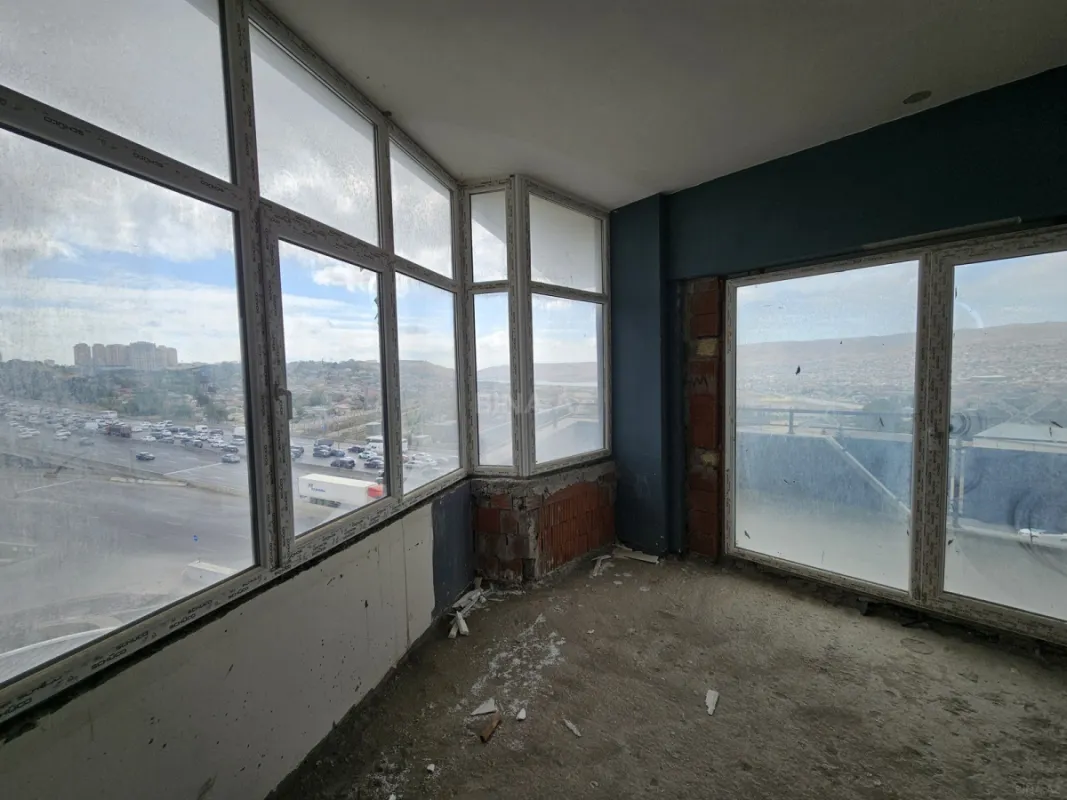 Satılır 4 otaqlı mənzil 166.5 m²