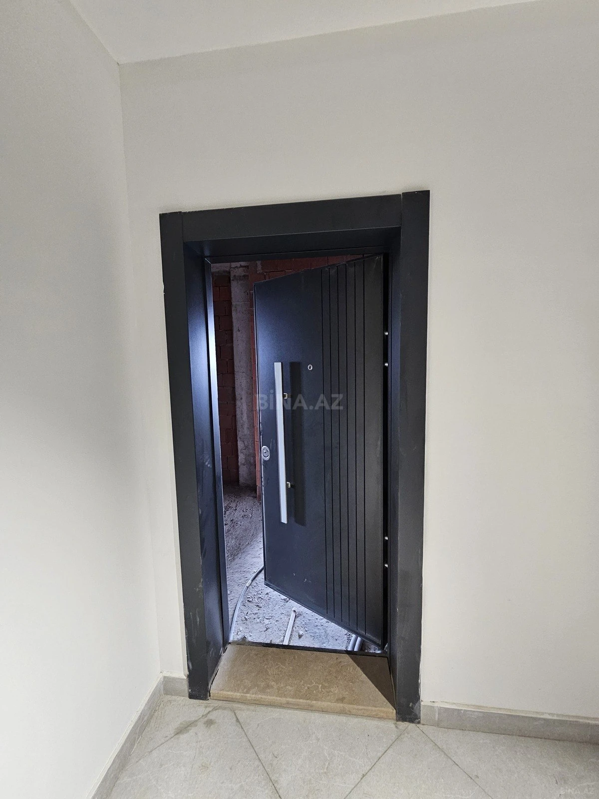 Satılır 4 otaqlı mənzil 166.5 m²