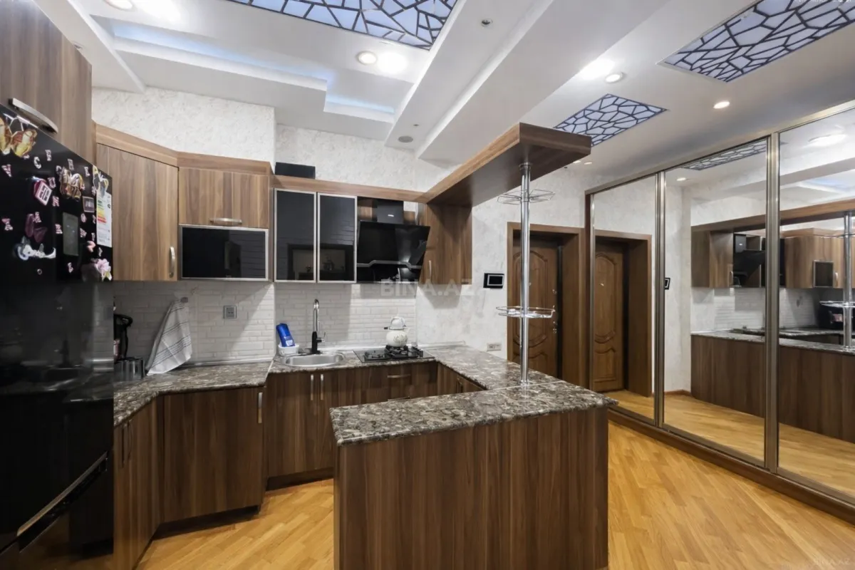 Satılır 2 otaqlı mənzil 65 m²