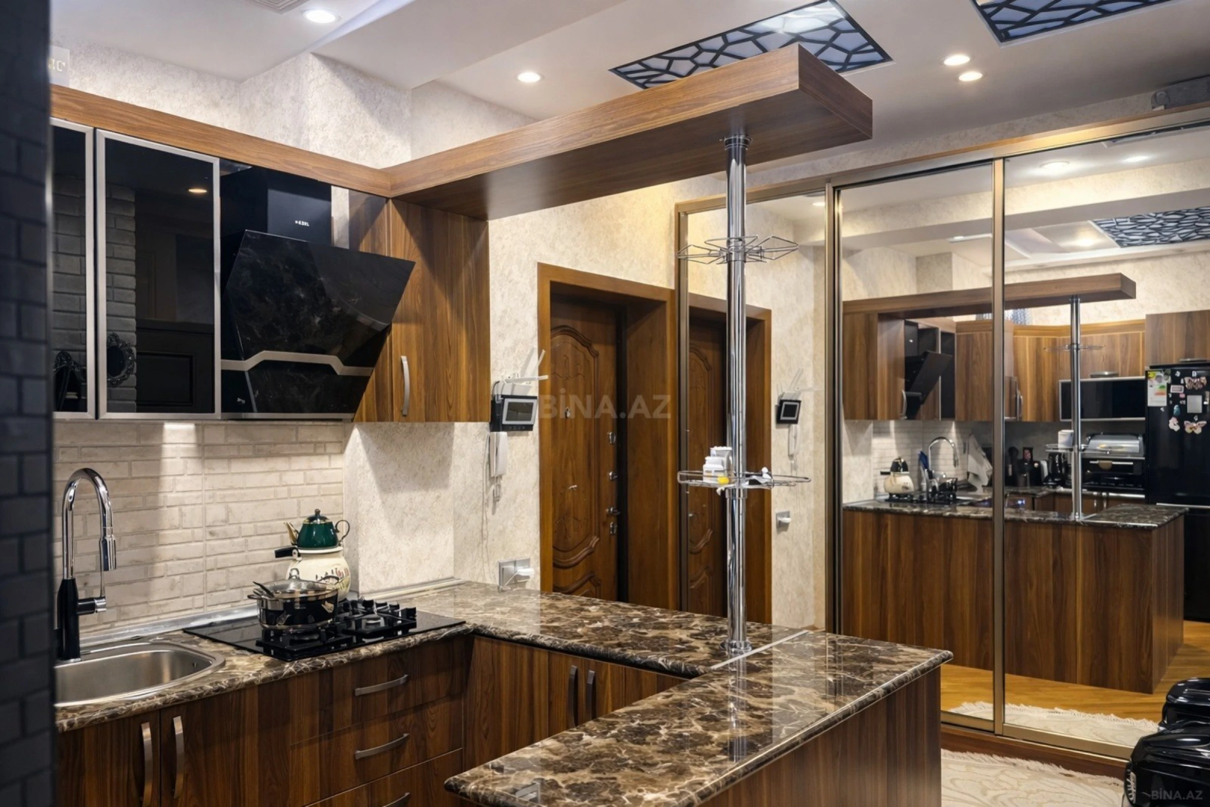 Satılır 2 otaqlı mənzil 65 m²