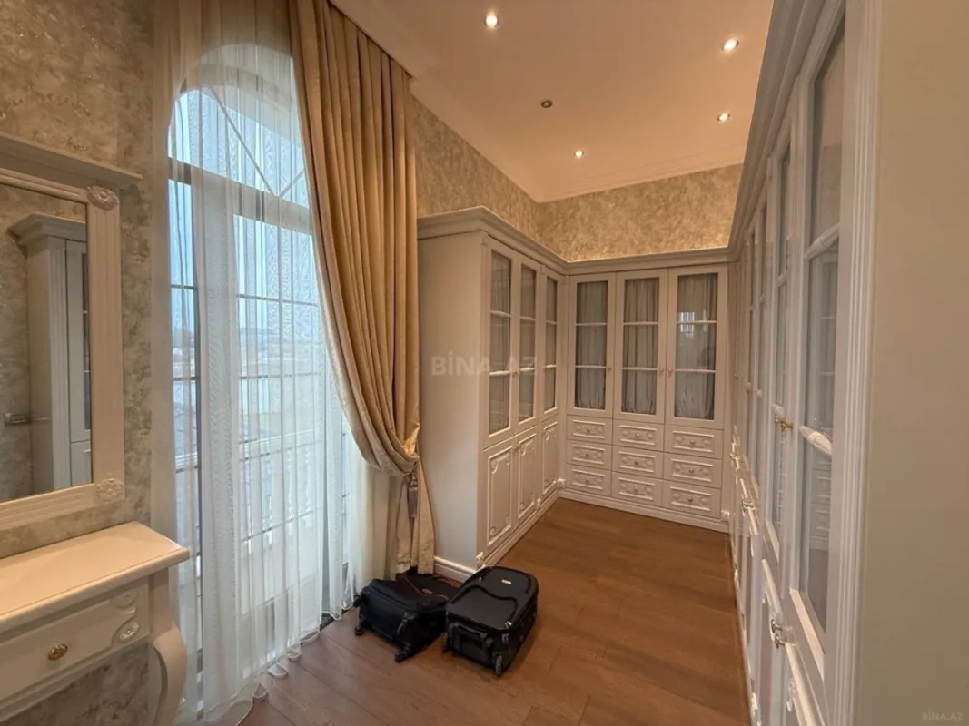 Kirayə verilir 7 otaqlı həyət evi 650 m²