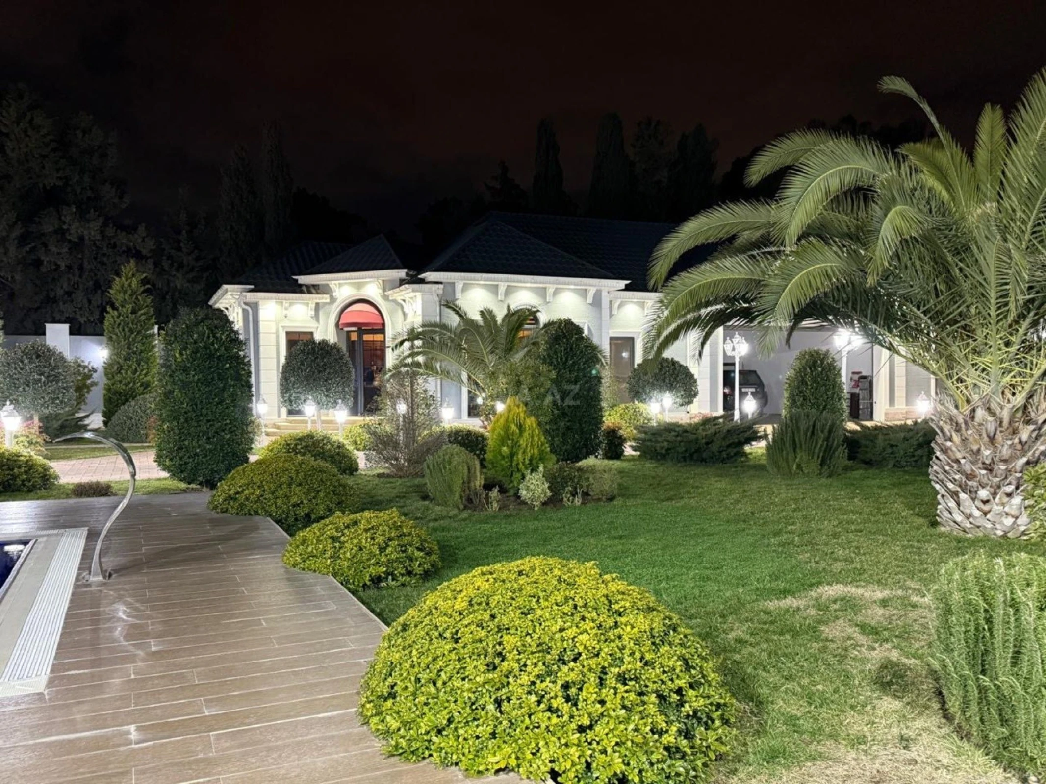 Kirayə verilir 7 otaqlı həyət evi 650 m²