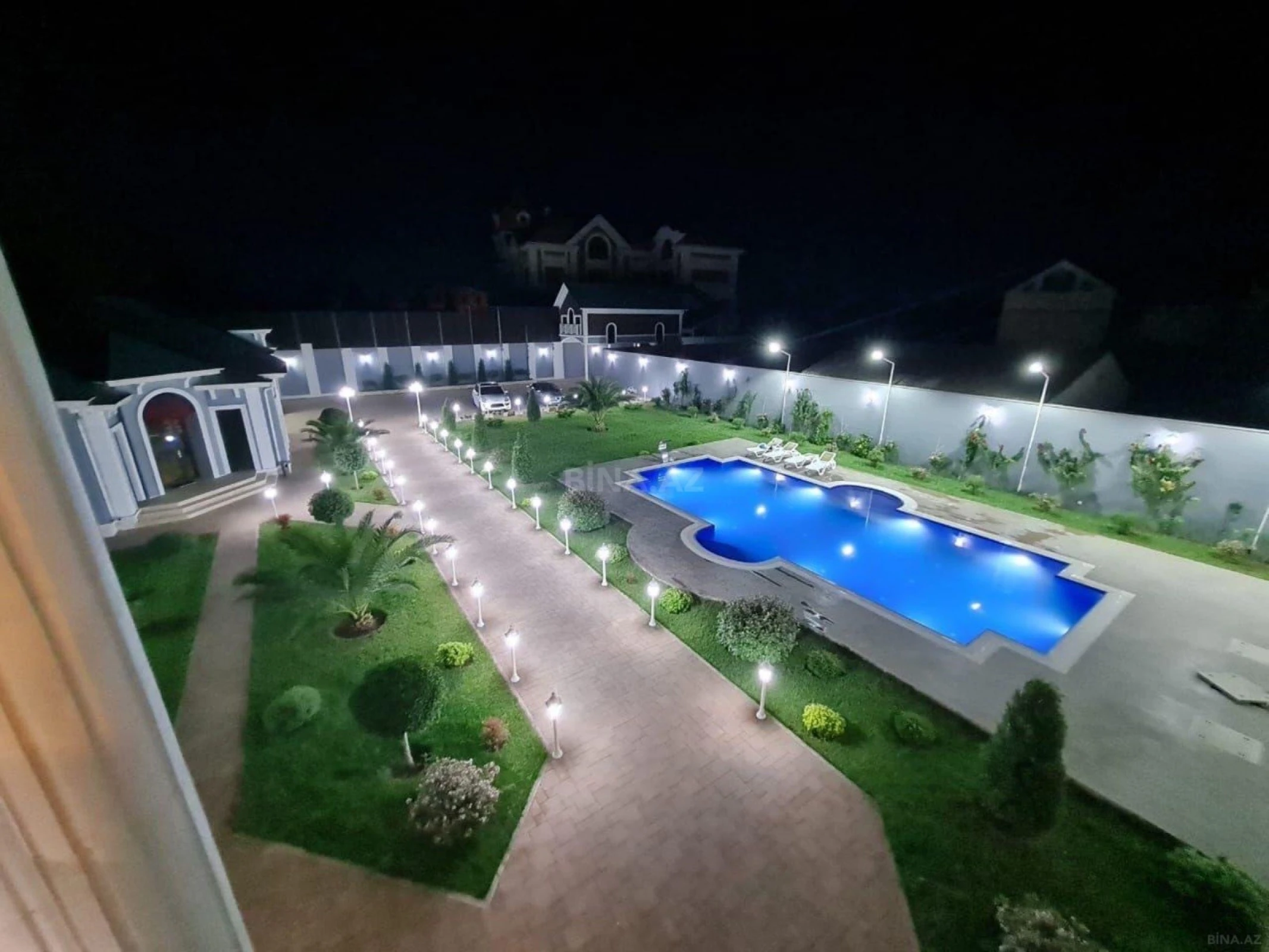 Kirayə verilir 7 otaqlı həyət evi 650 m²