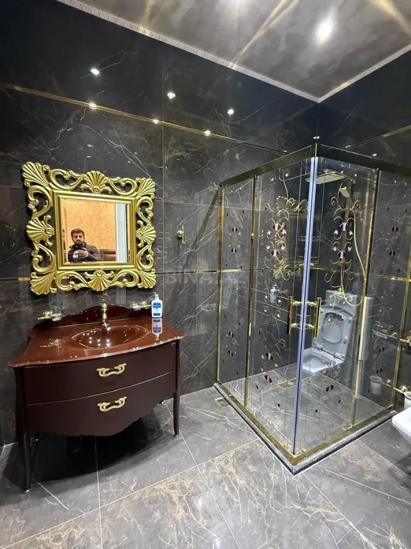 Kirayə verilir 7 otaqlı həyət evi 650 m²