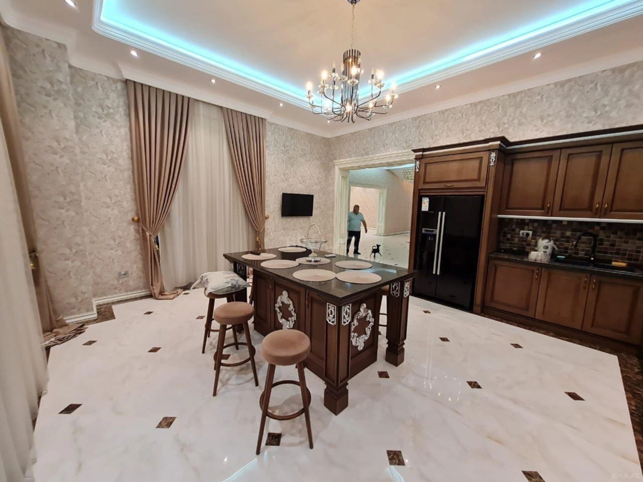 Kirayə verilir 7 otaqlı həyət evi 650 m²