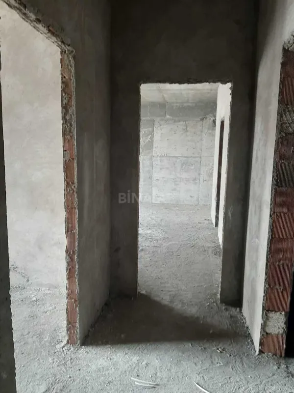 Satılır 4 otaqlı mənzil 182 m²