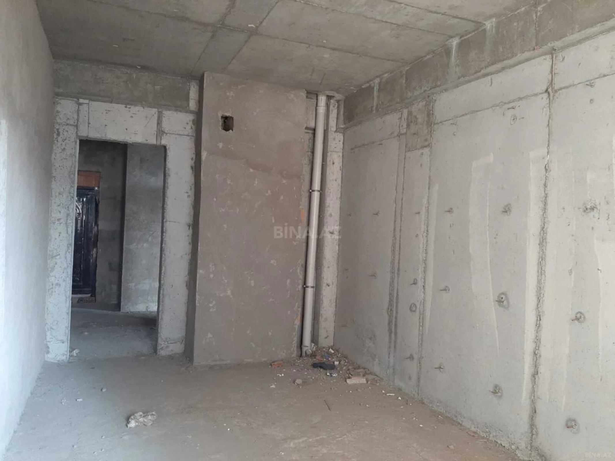 Satılır 4 otaqlı mənzil 182 m²