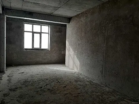 Satılır 4 otaqlı mənzil 182 m²