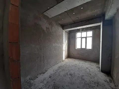 Satılır 4 otaqlı mənzil 182 m²