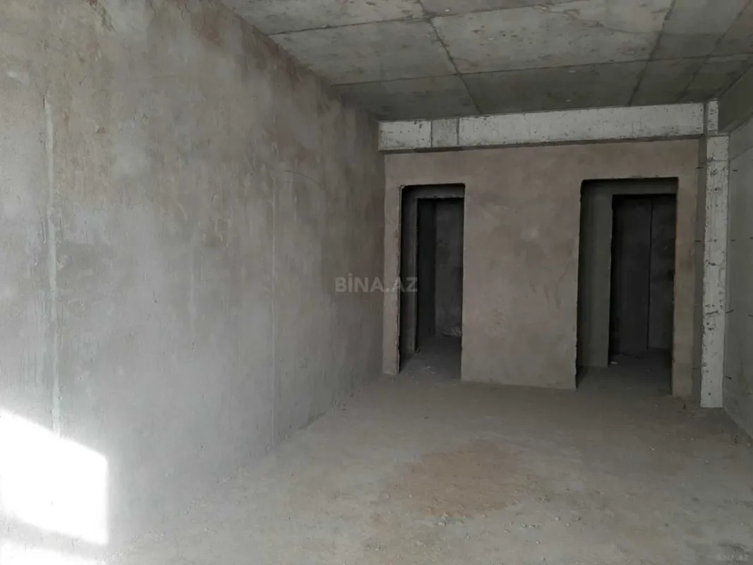 Satılır 4 otaqlı mənzil 182 m²