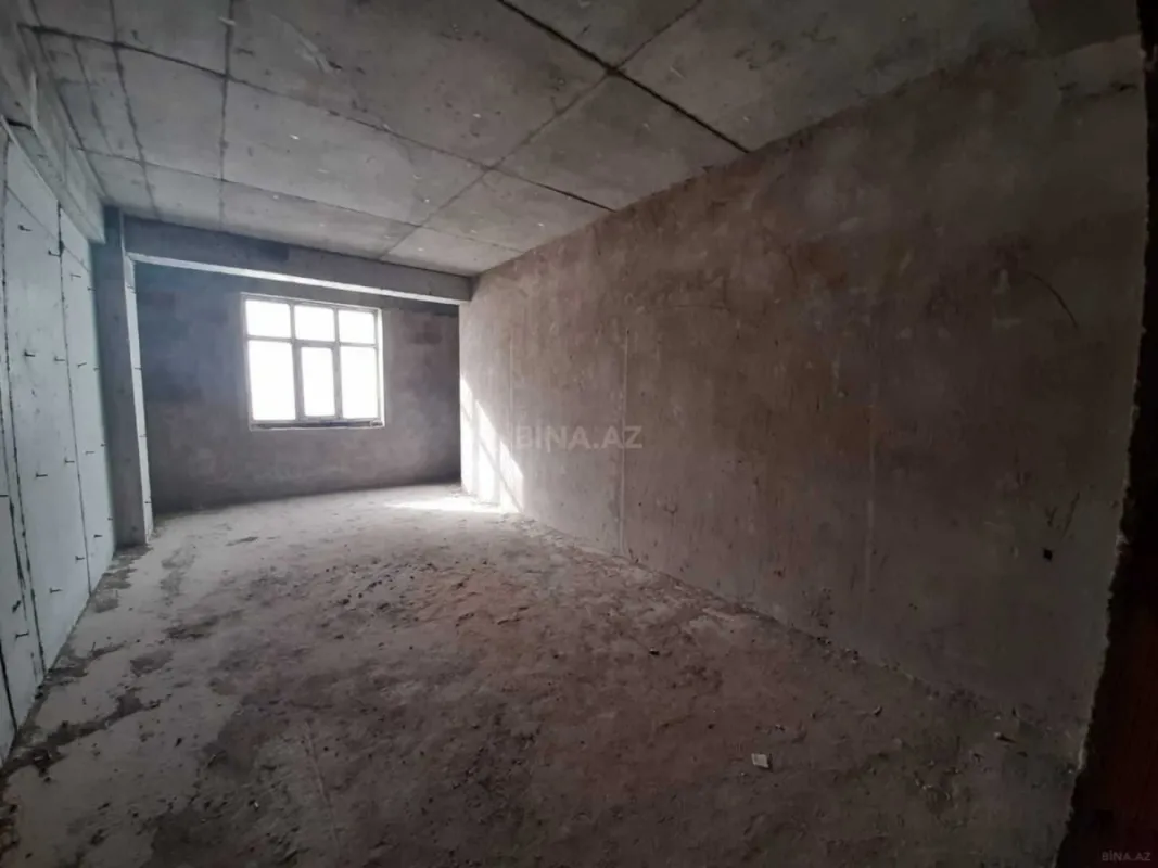 Satılır 4 otaqlı mənzil 182 m²