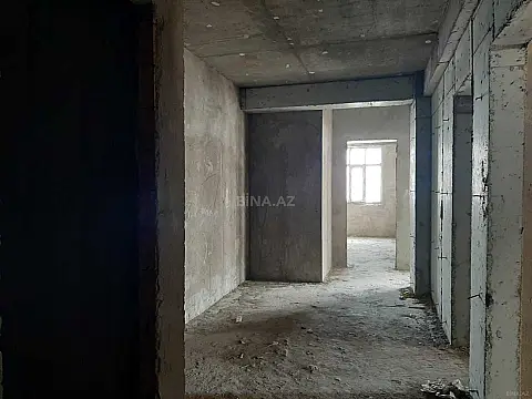 Satılır 4 otaqlı mənzil 182 m²